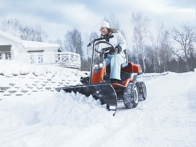 Райдер Husqvarna R 422Ts AWD